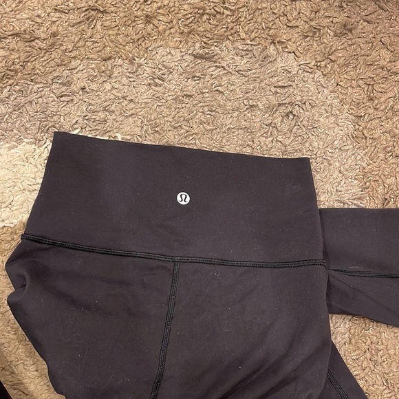 Lululemon Wunder Under Crop 21” (Hi-Rise)  size 4 - Picture 5 of 8